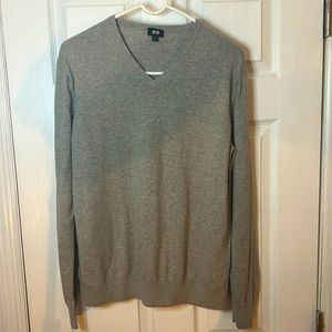Uniqlo men’s large v-neck grey sweater